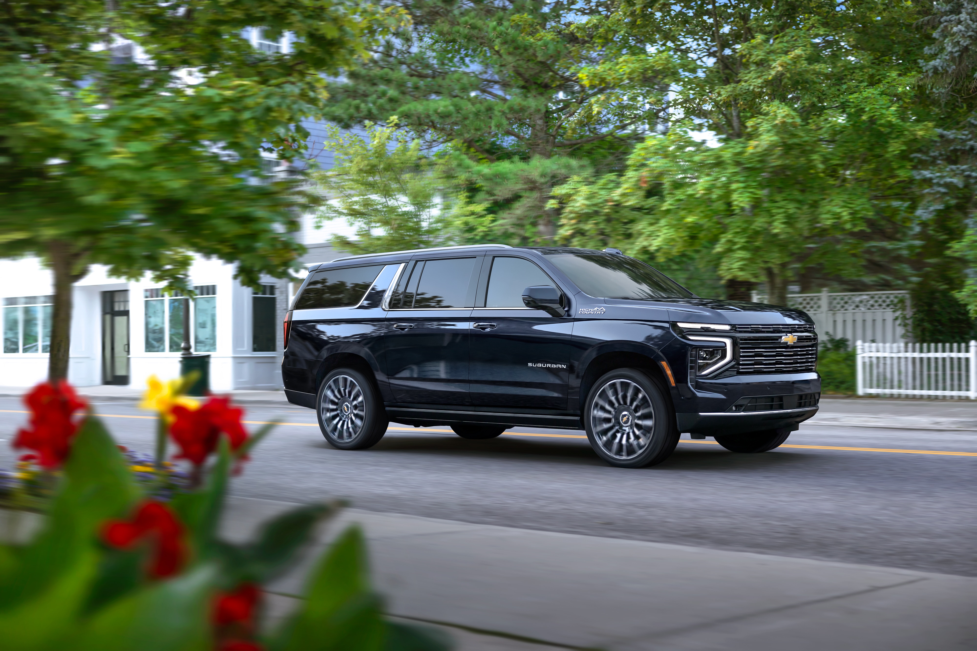 2026-Chevrolet-Suburban-HighCountry-SUV-L04.jpg
